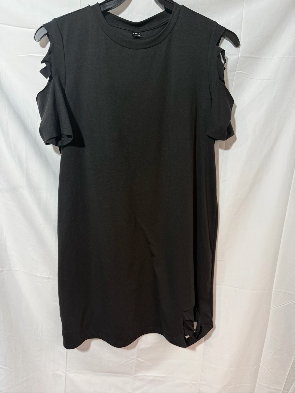 Women’s Black Cold-Shoulder Knit Top